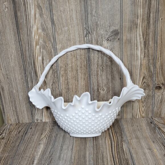 Vintage Hobnail White Burwood Basket Wall Pocket - Picture 1 of 5